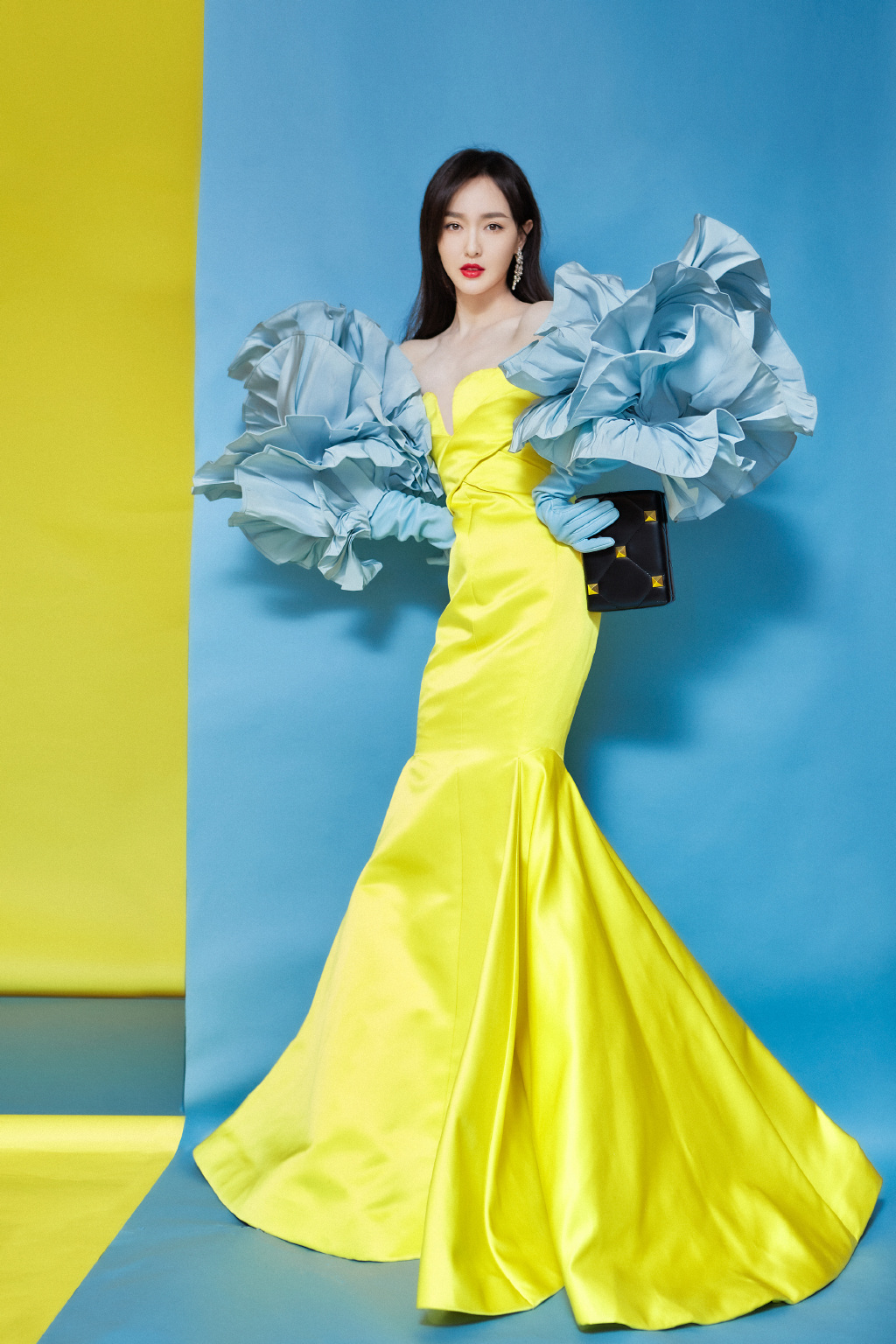 微博之夜杨颖杨幂讨论热巴,微博之夜迪丽热巴与邓超