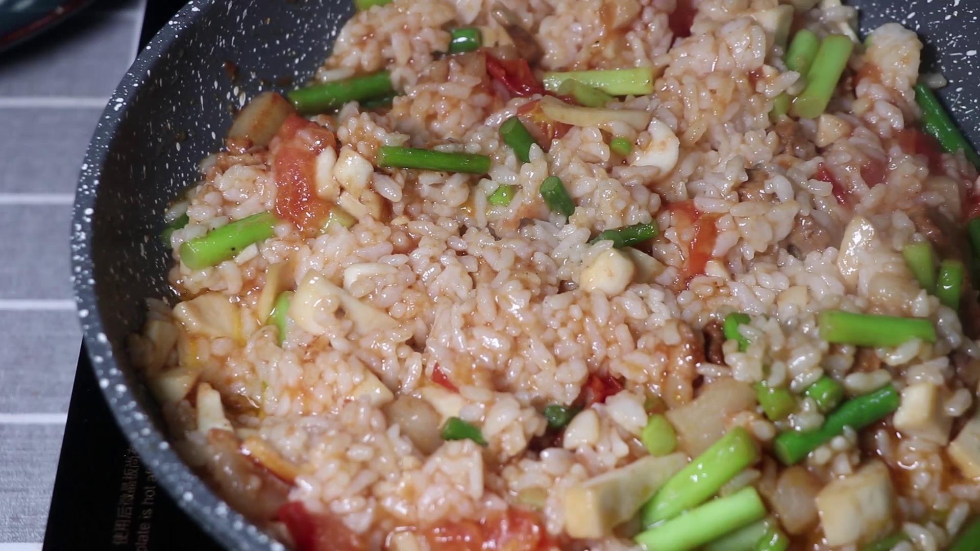 炒米饭怎么做好吃没有蛋,怎么炒米饭好吃不腻