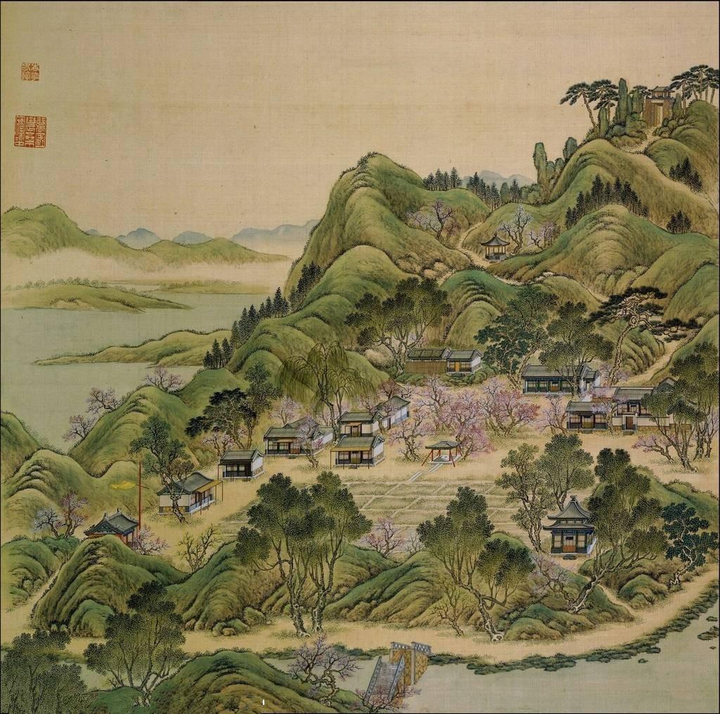 余晖映照出娇艳的晚霞,余晖映衬下美景