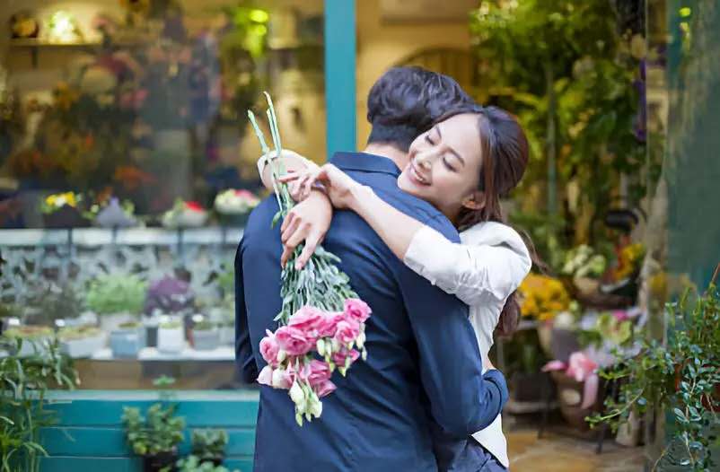 你喜欢我跟我有什么关系,你喜欢我我也喜欢你是什么关系