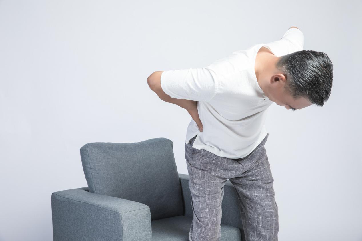 站久了腰就有酸痛的感觉是什么病,站久了腰痛是肾虚吗