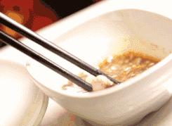 大蒜不能整个吃吗,大蒜吃多了对肠胃有何影响