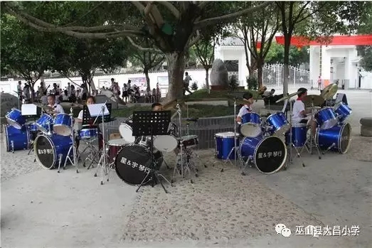 不遗余力传承雷锋精神,不遗余力持之以恒