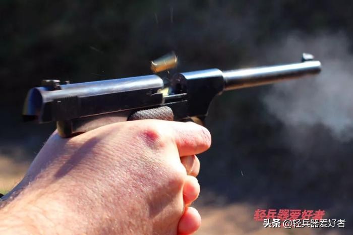 小口径单发装填手枪,世界上第1把全自动的枪
