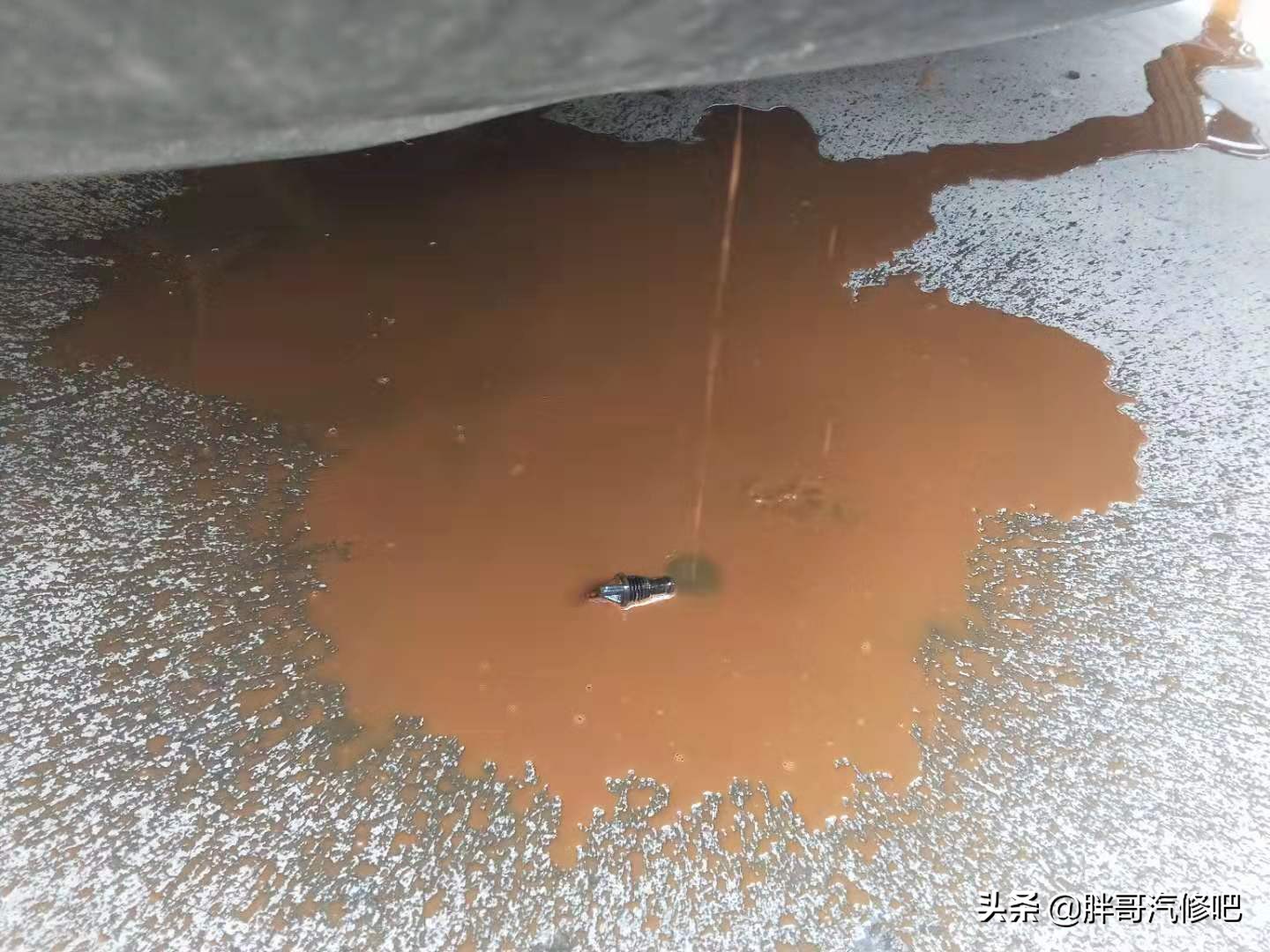 汽车暖风不热清洗暖风水箱管用吗,防冻液用了一段时间没颜色了