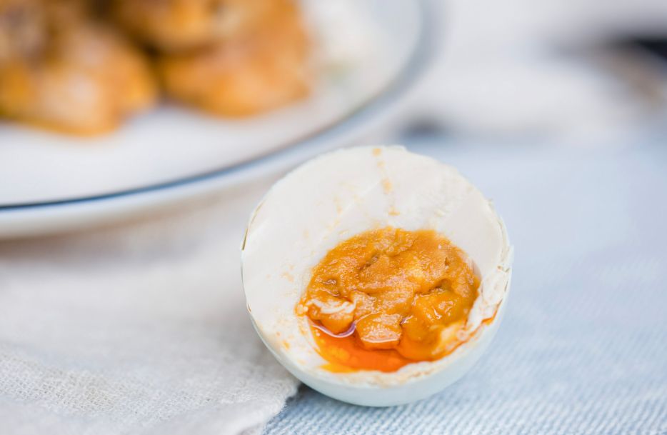 过去老太太腌鸡蛋的老方法,传统老法腌鸡蛋咸淡适口