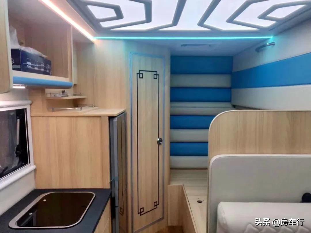 程力h500升顶露台房车官网,湖北程力房车30万元以下c型