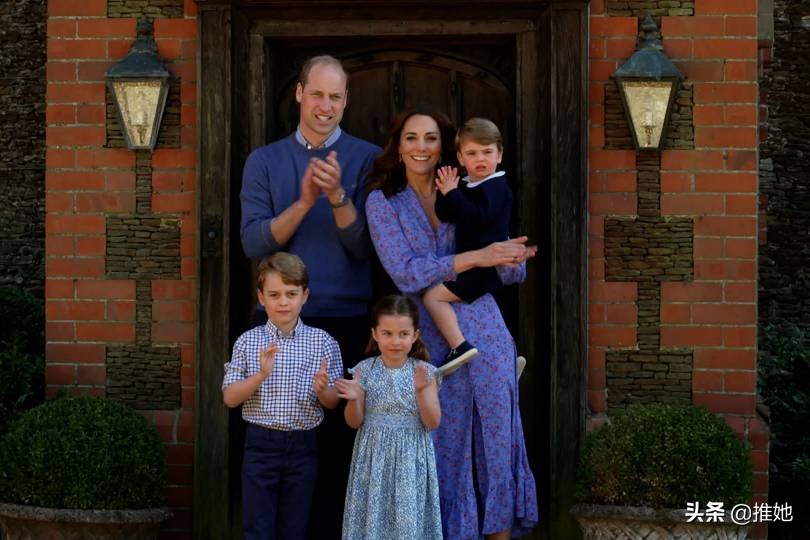 我是夏洛特公主，6岁啦，看了我出生到现在的点滴，过节要开心哦