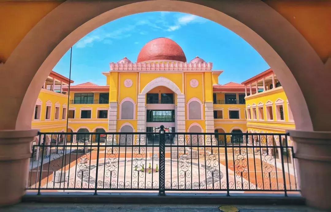 首创奥莱鹿港小镇,奥特莱斯佛罗伦萨小镇浦东