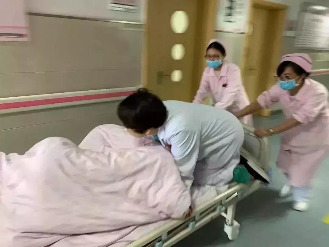 这位丽水女医生,你跪着的样子,真美!