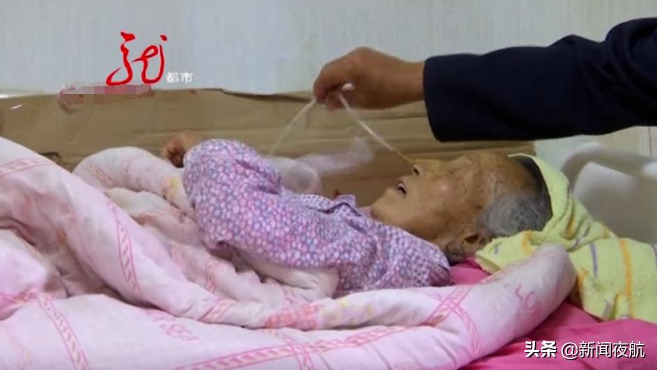 88岁老人脑出血昏迷不醒怎么办,80岁老人脑溢血昏迷不醒死亡前兆