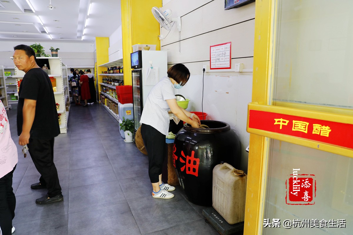 镇江美食三茅宫地锅鸡,镇江美食推荐锅盖面