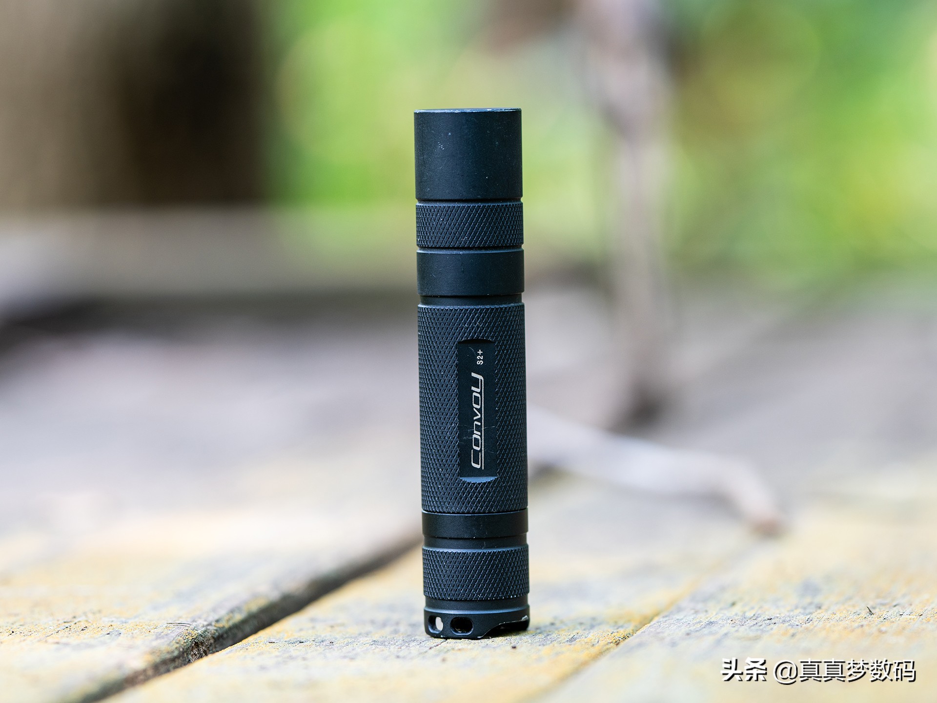 2021强光手电选购经验篇一:盘点我的高性价比强光手电筒