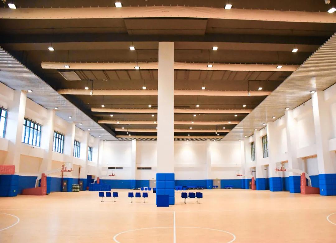 体育场和体育馆有什么区别,体育场和球场的区别