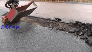 英国发明的道路修补液，绝对是修路神器