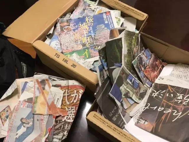 暖哭!90岁奶奶用废报纸作画,震撼数万网友:我缺的是纸吗?是手