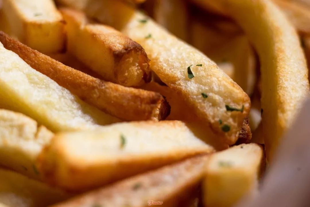 这是一家神奇Pizza小店，居然默默霸占着海口点评西餐榜TOP1