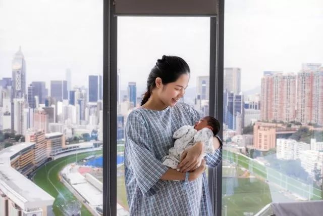 tvb小花临盆在即开心晒大孕肚,31岁tvb前小花自曝刚发现怀孕