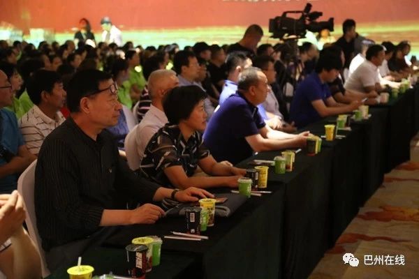 *疆新**瑞源乳业举办新品发布会发布4款全新产品