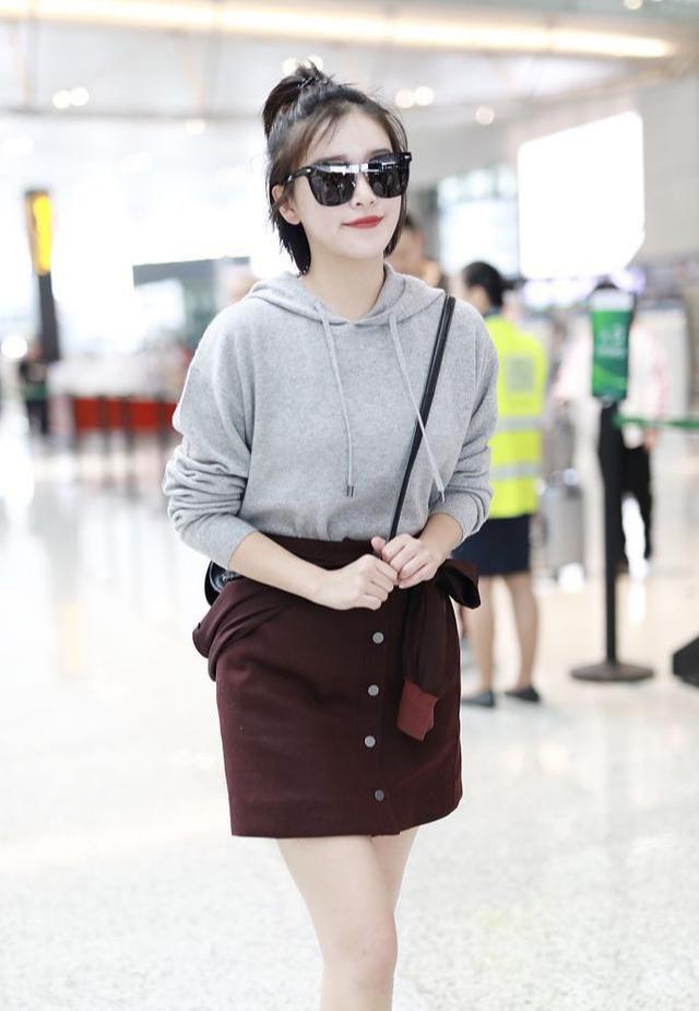 西装搭配连衣裙能搭配光腿神器,西装搭配裙子的法则你知道几种