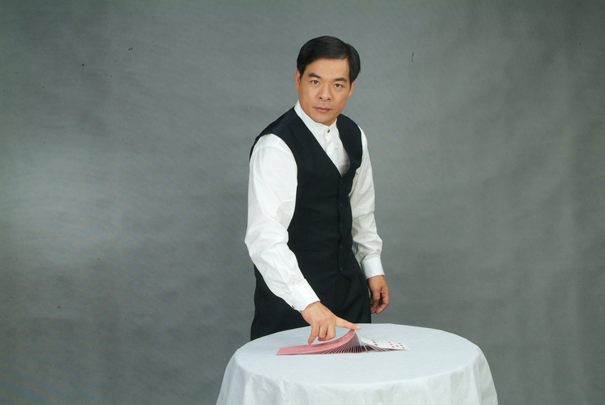 打牌是不良嗜好，为何郑泰顺不仅被封为牌王，还被评为杰出人物