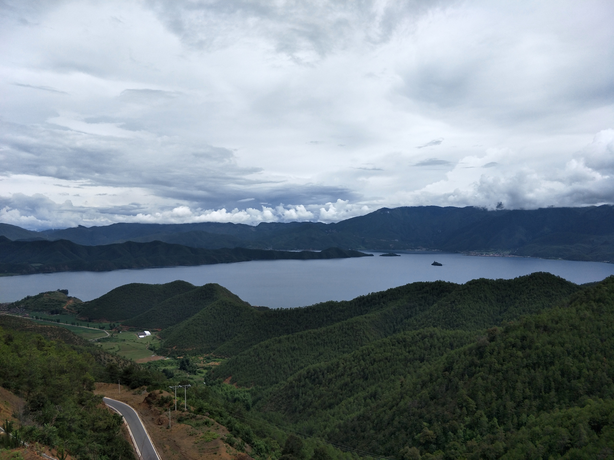 四川三大洲风景,凉山州有个出名的湖