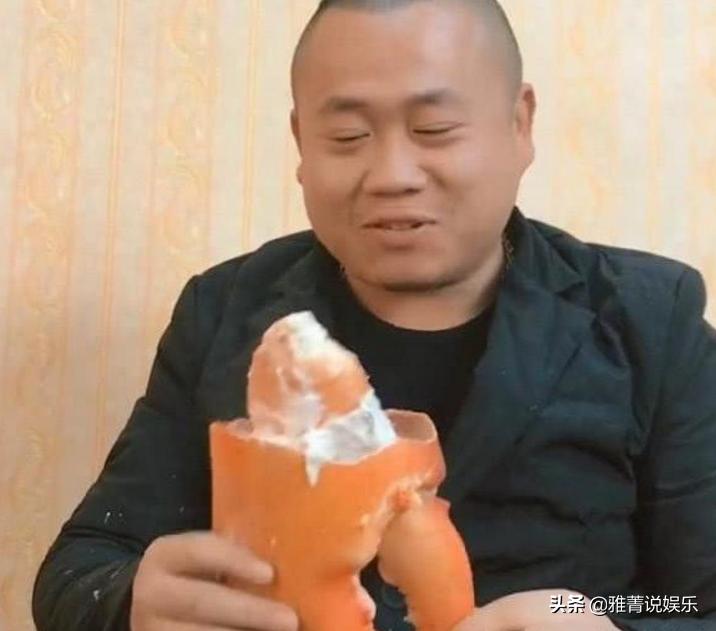 大哥花200元买只“虾钳”,比脸还大，一只5斤，掰开后却懵了