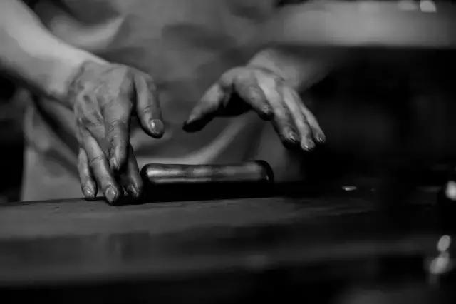 原来毛笔是这样做出来的,原来红木是这样做出来的