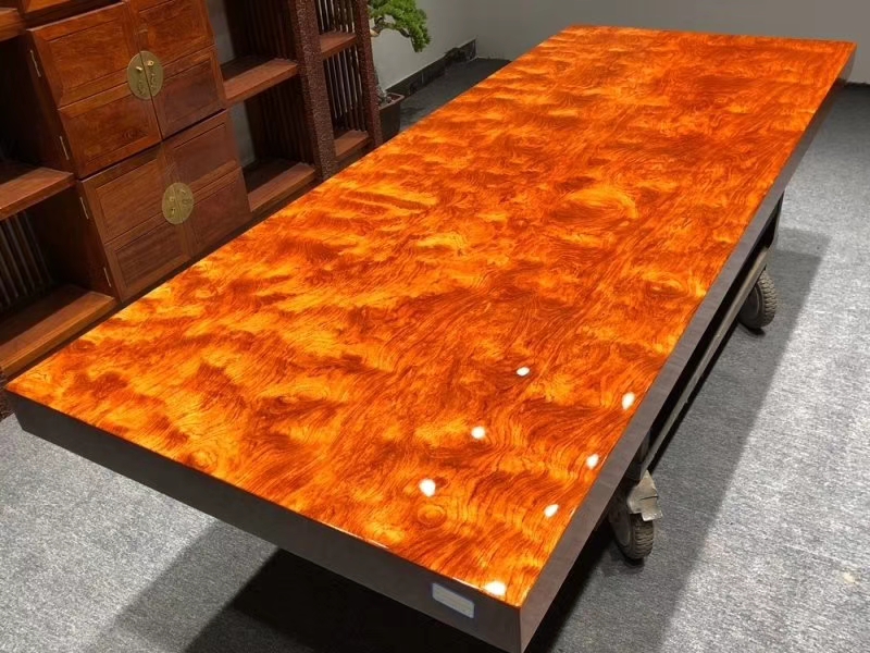 暗访河北天价大板生产基地，原木全是非洲烂木，富豪还抢着来买