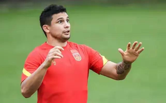 国足应向朝鲜男足学习朝鲜队在2010年世界杯只与巴西差一粒进球