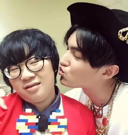 肖骁说更喜欢在颜如晶身边的自己,颜如晶肖骁一起参加了什么节目