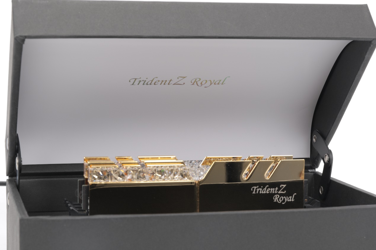 内存芝奇皇家戟16gb3600开箱,芝奇皇家戟ddr43200内存条能超频嘛