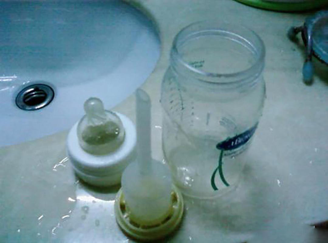 清洗奶瓶的正确方法和技巧,新生儿奶瓶第一次怎么清洗干净