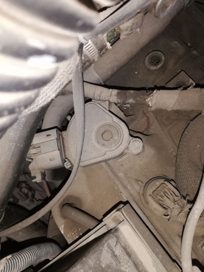 自动挡汽车从p挡拉到d挡一拉到底,自动挡从p挡挂到d挡很重