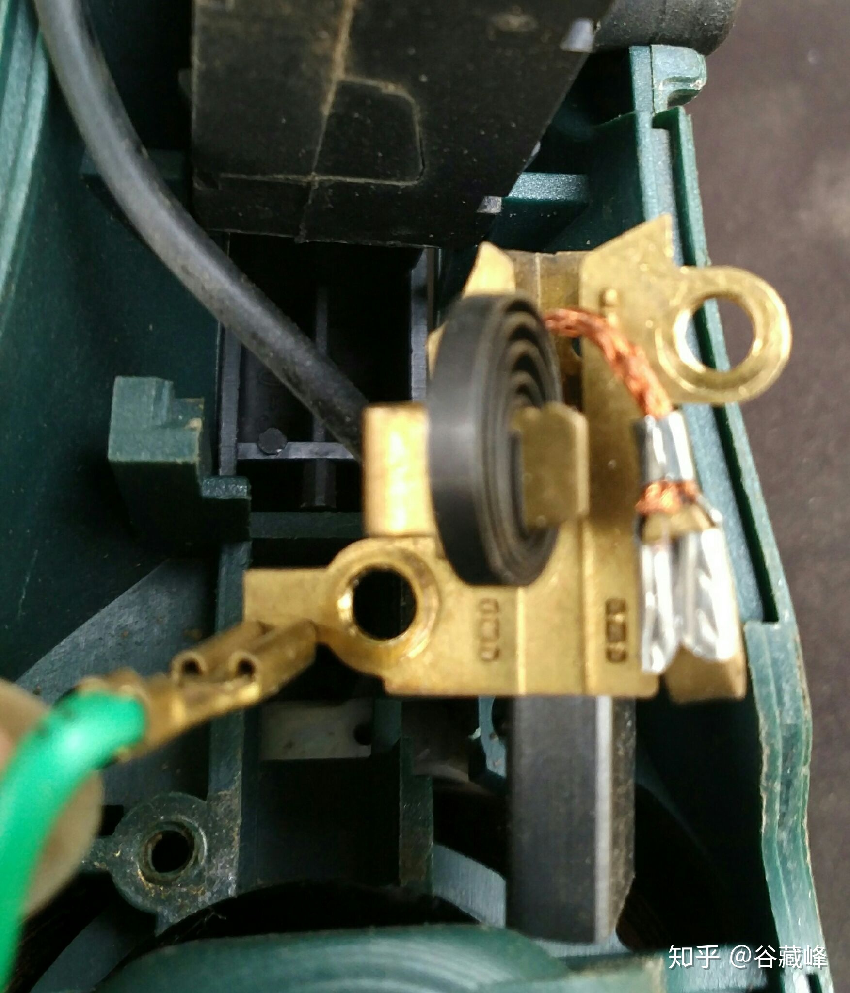 东成手电钻如何更换碳刷,碳刷的作用与原理