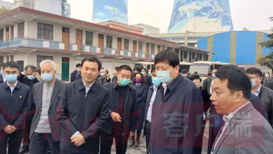 市项目建设现场观摩会召开,全市重大项目观摩推进会