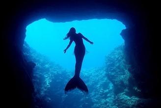 渔夫和美人鱼的故事短片,渔夫和美人鱼的故事视频