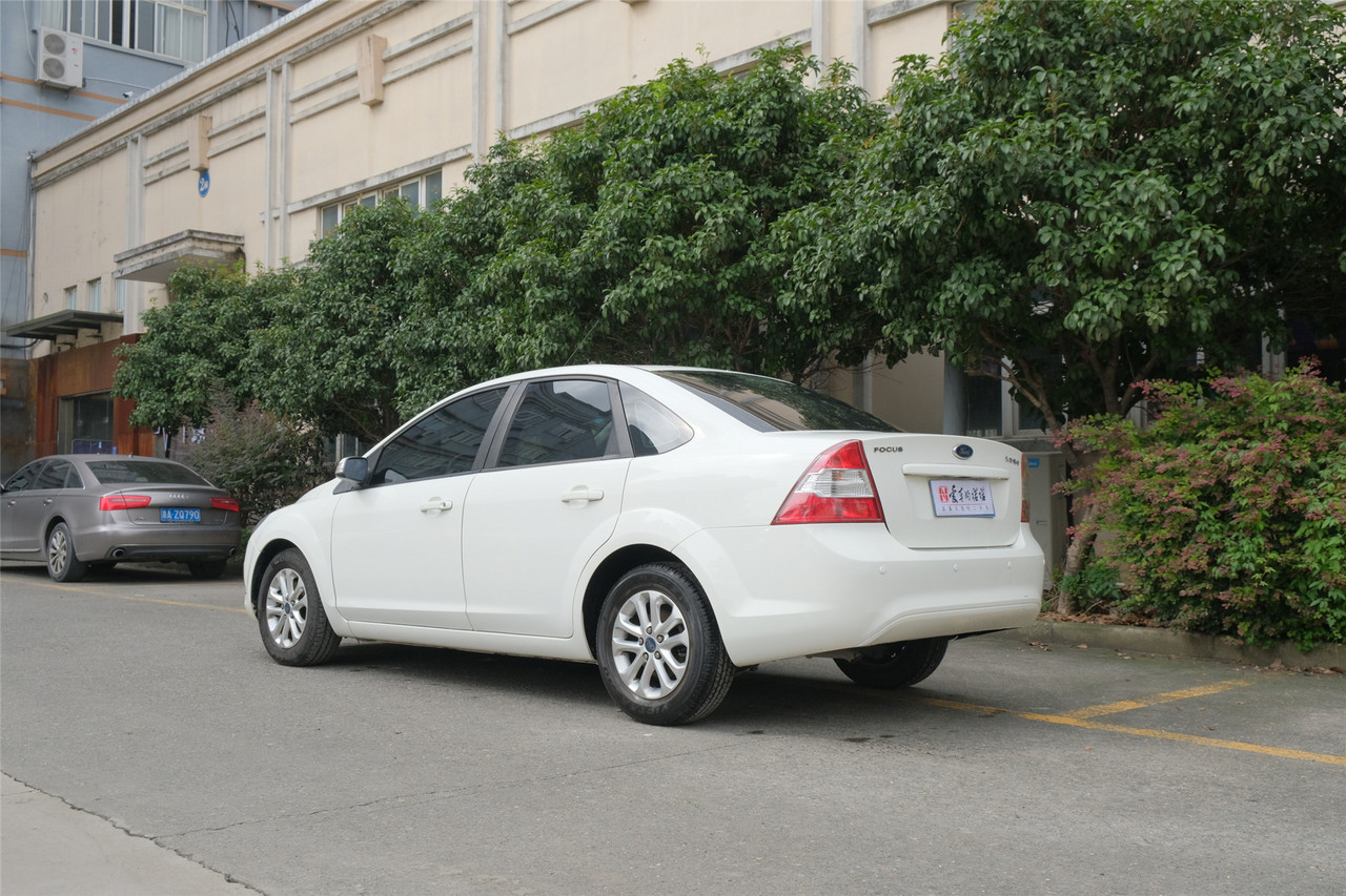 5年才跑了9000公里的车可以买吗,5年左右的福克斯值多少钱