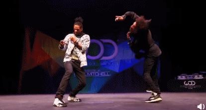 跟王一博一起采访,和王一博聊什么