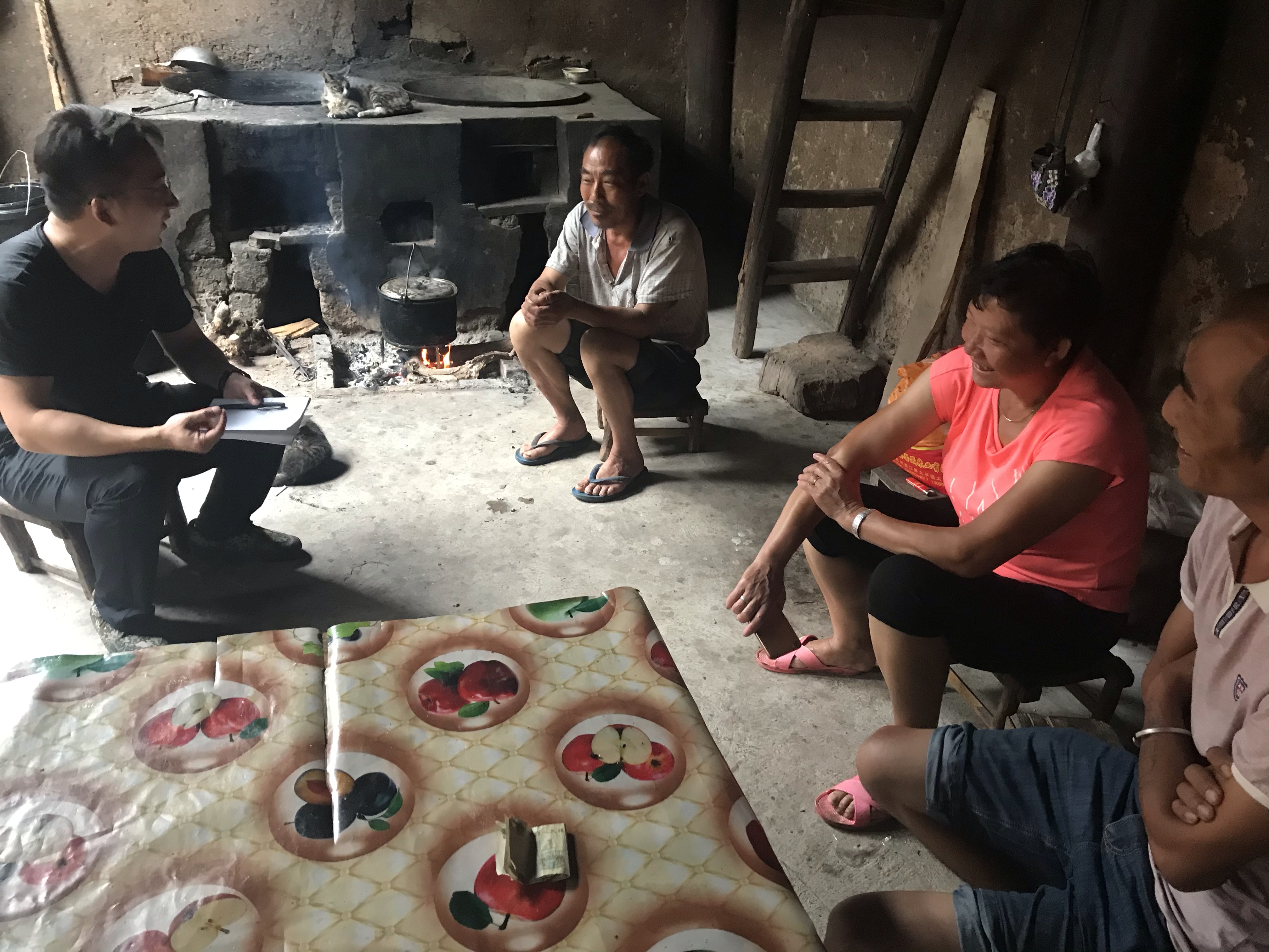 浙大干部景东扶贫：贫困发生率从12.64%降至3.49%，村民都拿他当自家人！