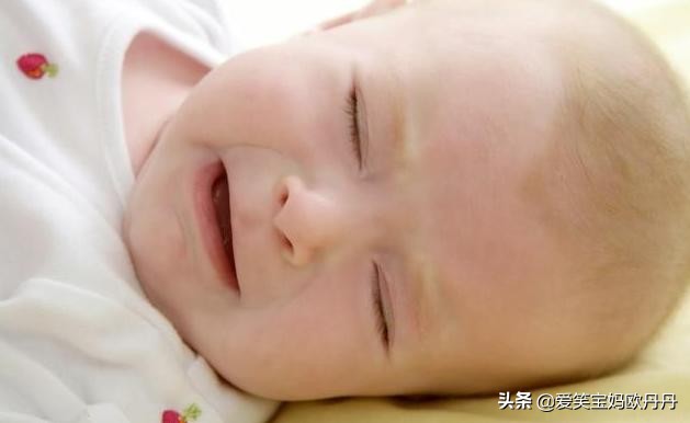 眼屎糊住眼睛睁不开小孩,宝宝眼屎多眼睛睁不开怎么擦掉