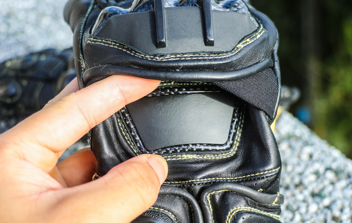 平价摩托车手套测评,冬季骑行手套摩托车测评