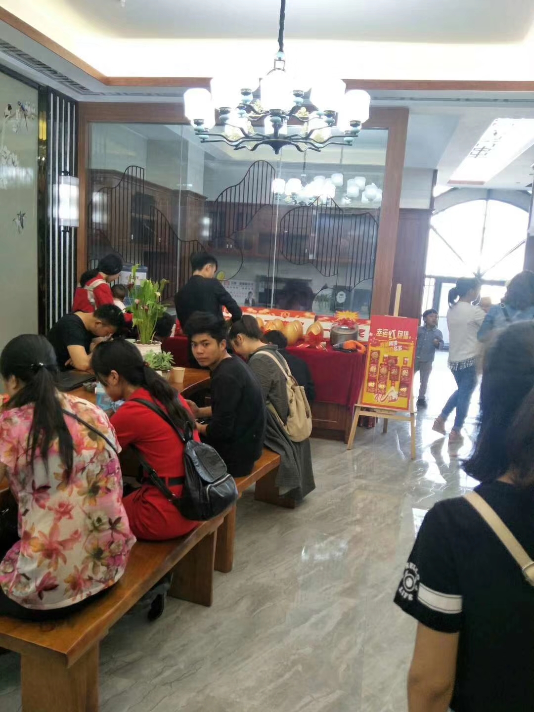 兴义豪车接送客户?这家装修公司火在哪里?