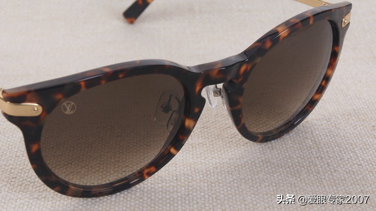 太阳镜鼻托掉了,板材眼镜鼻托掉了怎么配