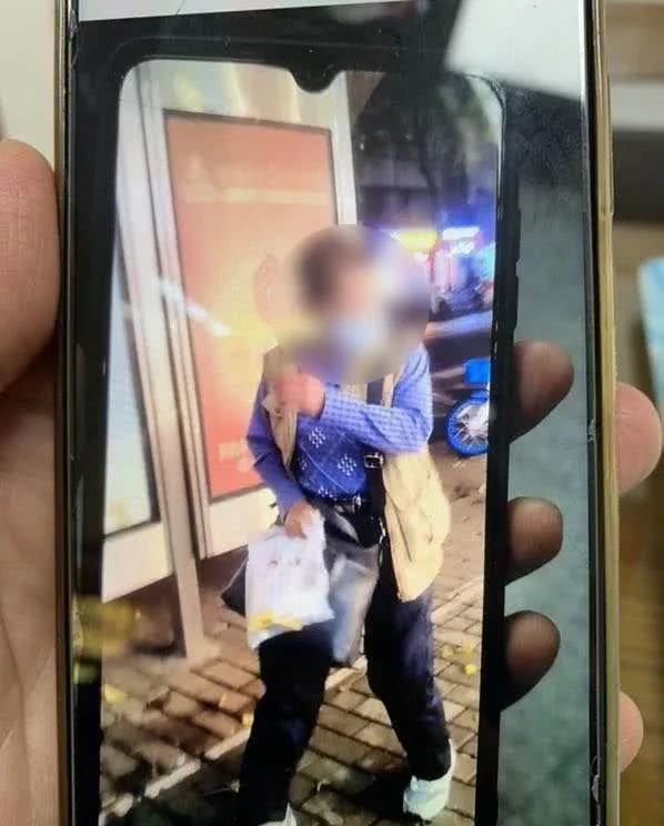 汕头57岁单身老头，专挑单身女性暴露*体下**，被警方抓获