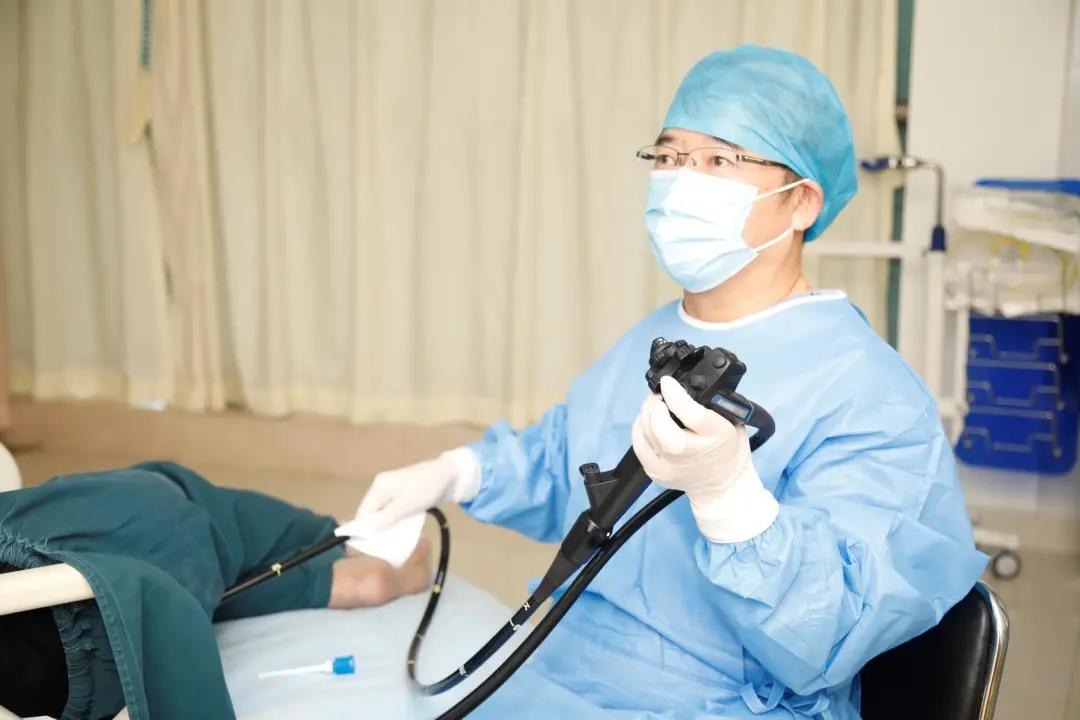 做肠镜喝泻药痔疮出来了怎么办,肠镜检查发现有痔疮可以切掉吗