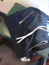 空中一字马搞笑图,一个突如其来的一字马