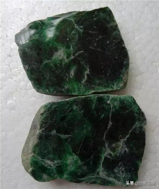 翡翠手镯有癣跟飘花区别,翡翠石藓和飘花怎么区分