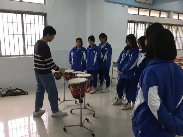 笔韵墨香放异彩，丰富舞台漫云中——广州市白云中学欢迎您