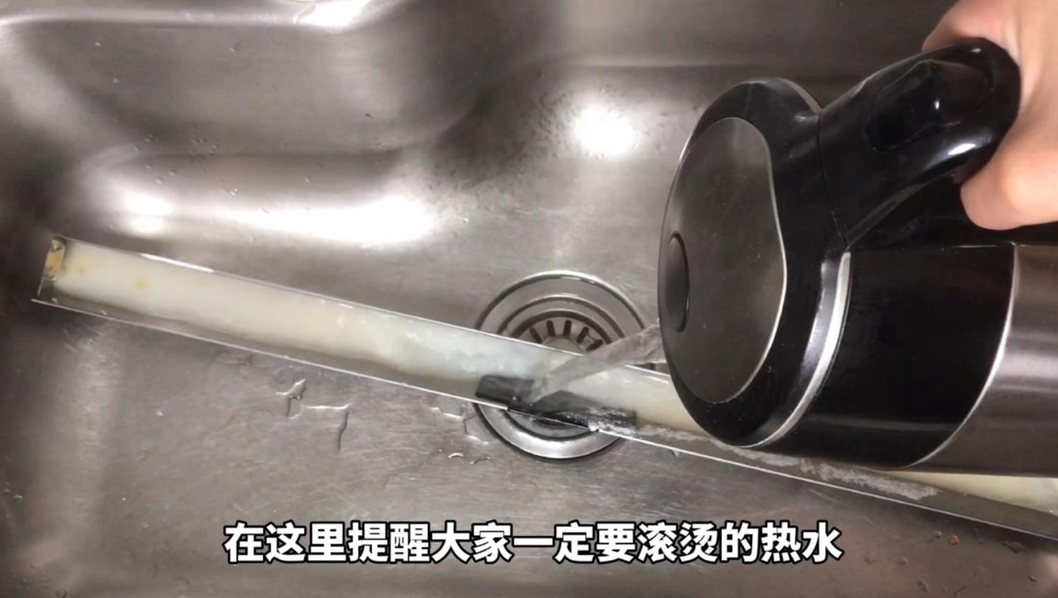 厨房油烟机油盒清洗小妙招,侧吸式油烟机油盒怎么清理